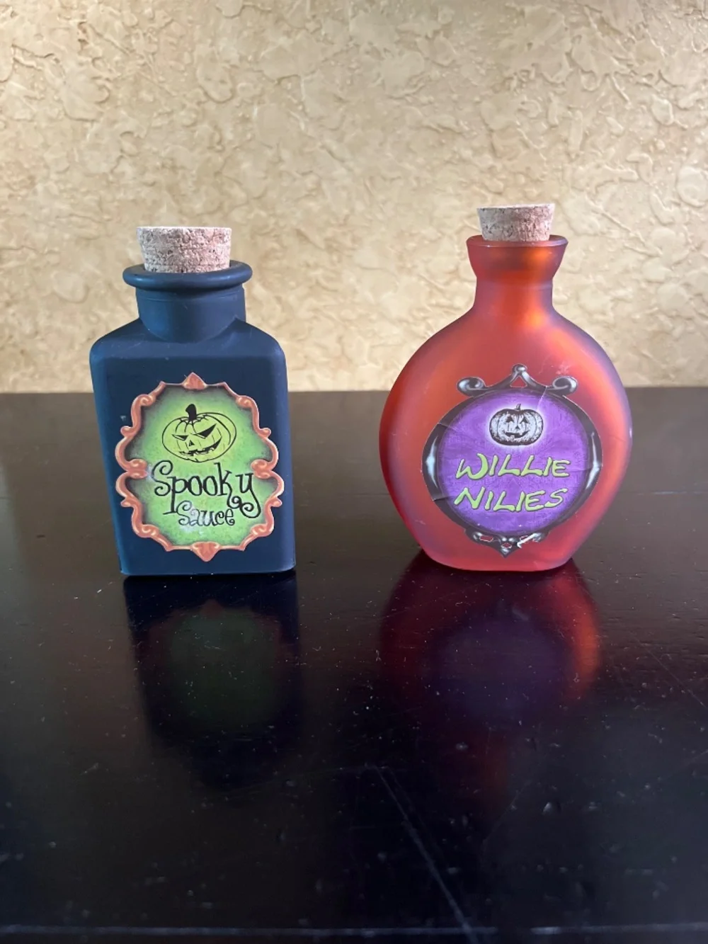 0010 Six-piece Halloween witch’s apothecary and potion bottle décor lot